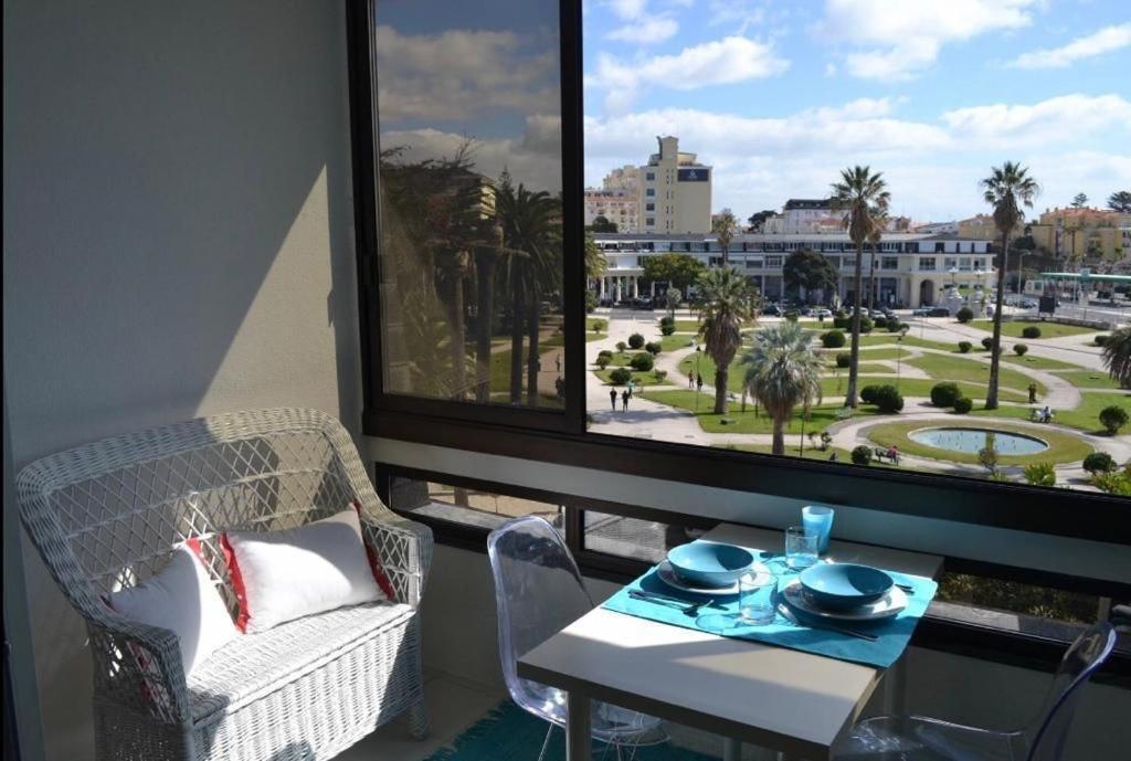 2 & 5- Side Casino Garden Estoril