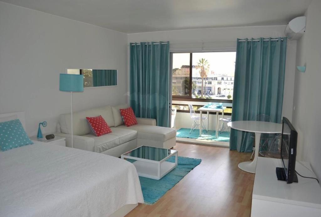 2 & 5- Side Casino Garden Apartment Estoril